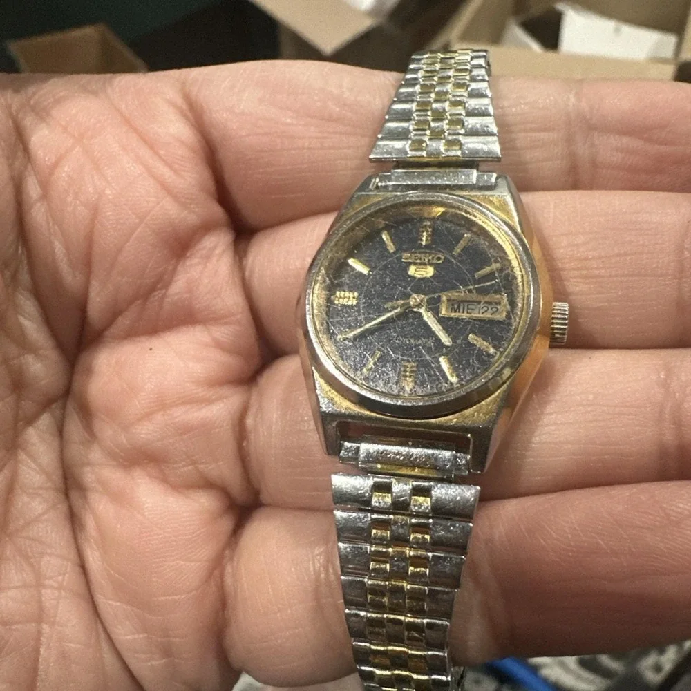 Working Seiko 5 Ladies Vintage Gold-Tone Day/Date Automatic Watch 4206-0480 25mm